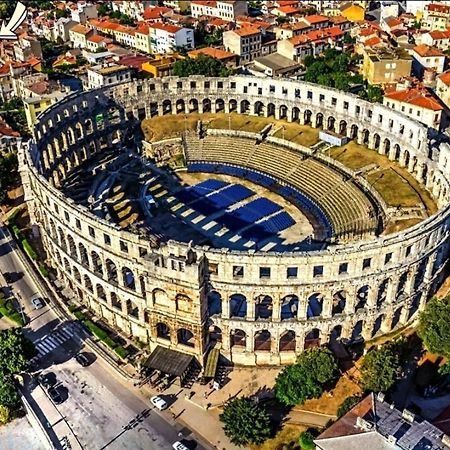 Soba Arena Hotel Pula Buitenkant foto